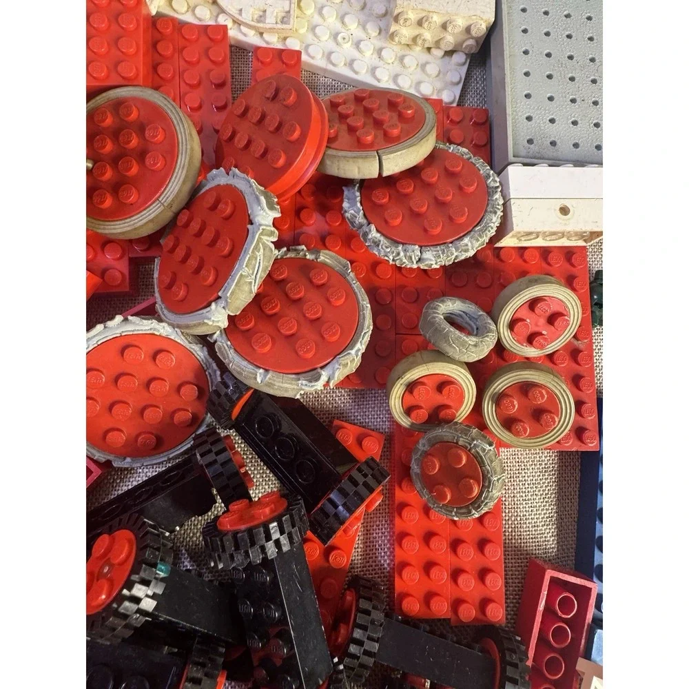 Vintage LEGO Lot 8.6 lbs 60s, 70s Samsonite Waffle Plates Homemaker Figs Wheels